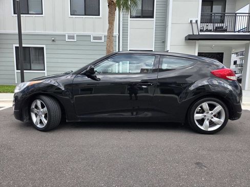 Used 2014 Hyundai Veloster w/ Style Package 02 FWD image 10