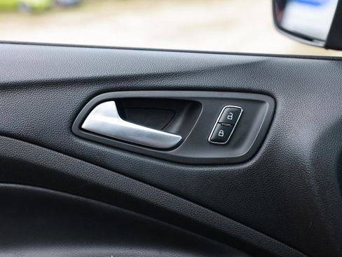 Used 2014 Ford Escape SE FWD image 40