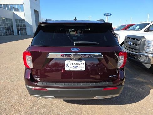 Certified 2022 Ford Explorer XLT w/ Equipment Group 202A image 4