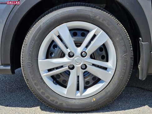 New 2025 Nissan Kicks Play S image 8