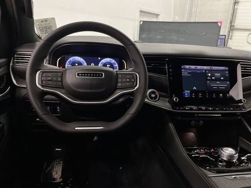 Used 2024 Jeep Wagoneer Series III w/ Convenience Group I image 5