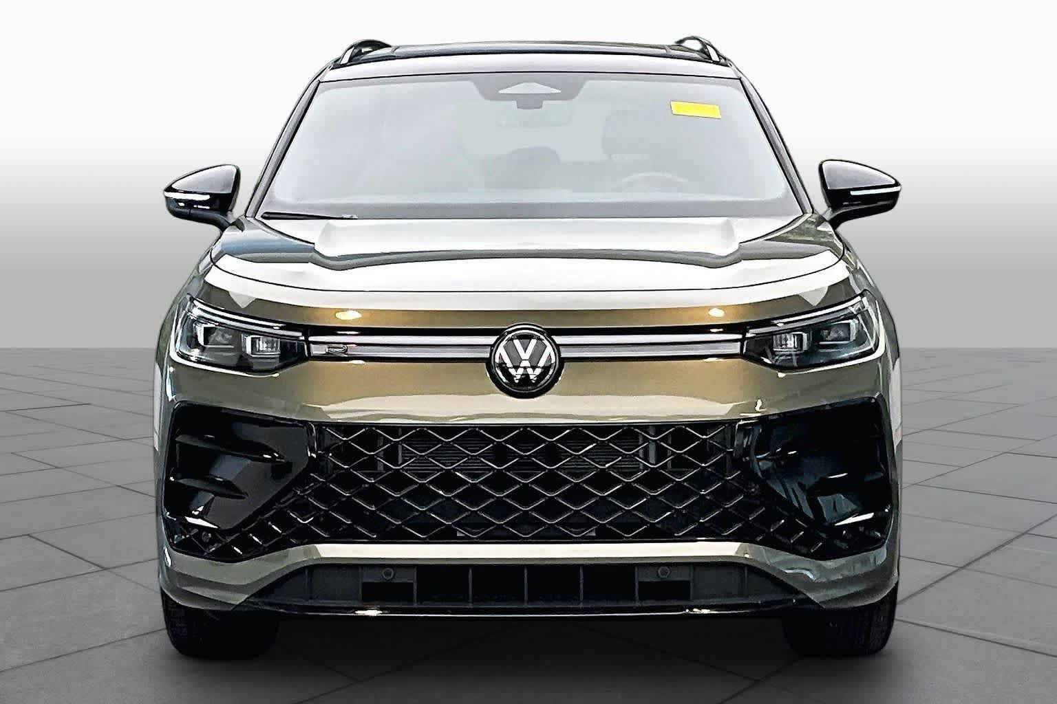 Used 2026 Volkswagen Tiguan SE R-Line FWD image 4
