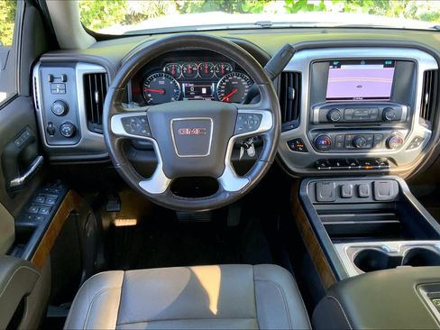 Used 2018 GMC Sierra 1500 SLT AWD/4WD image 5
