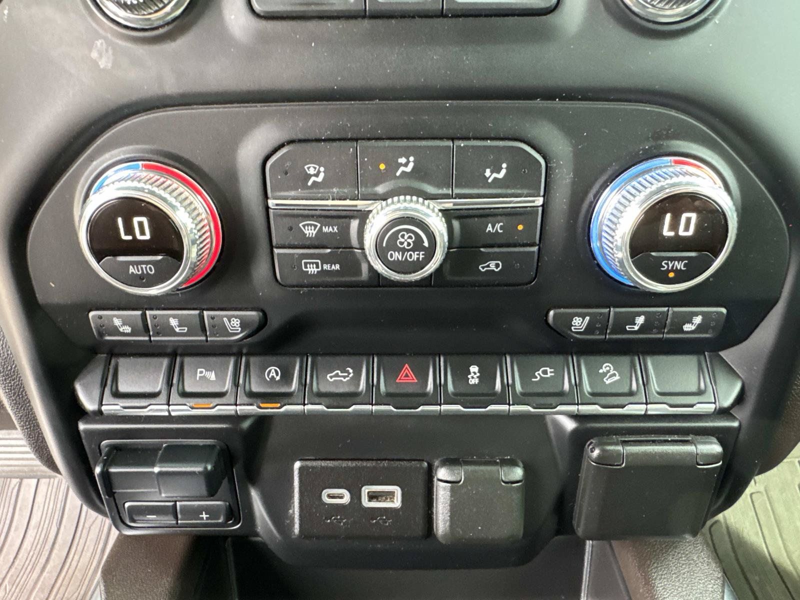 Used 2021 GMC Sierra 1500 SLT w/ SLT Premium Package AWD/4WD image 32