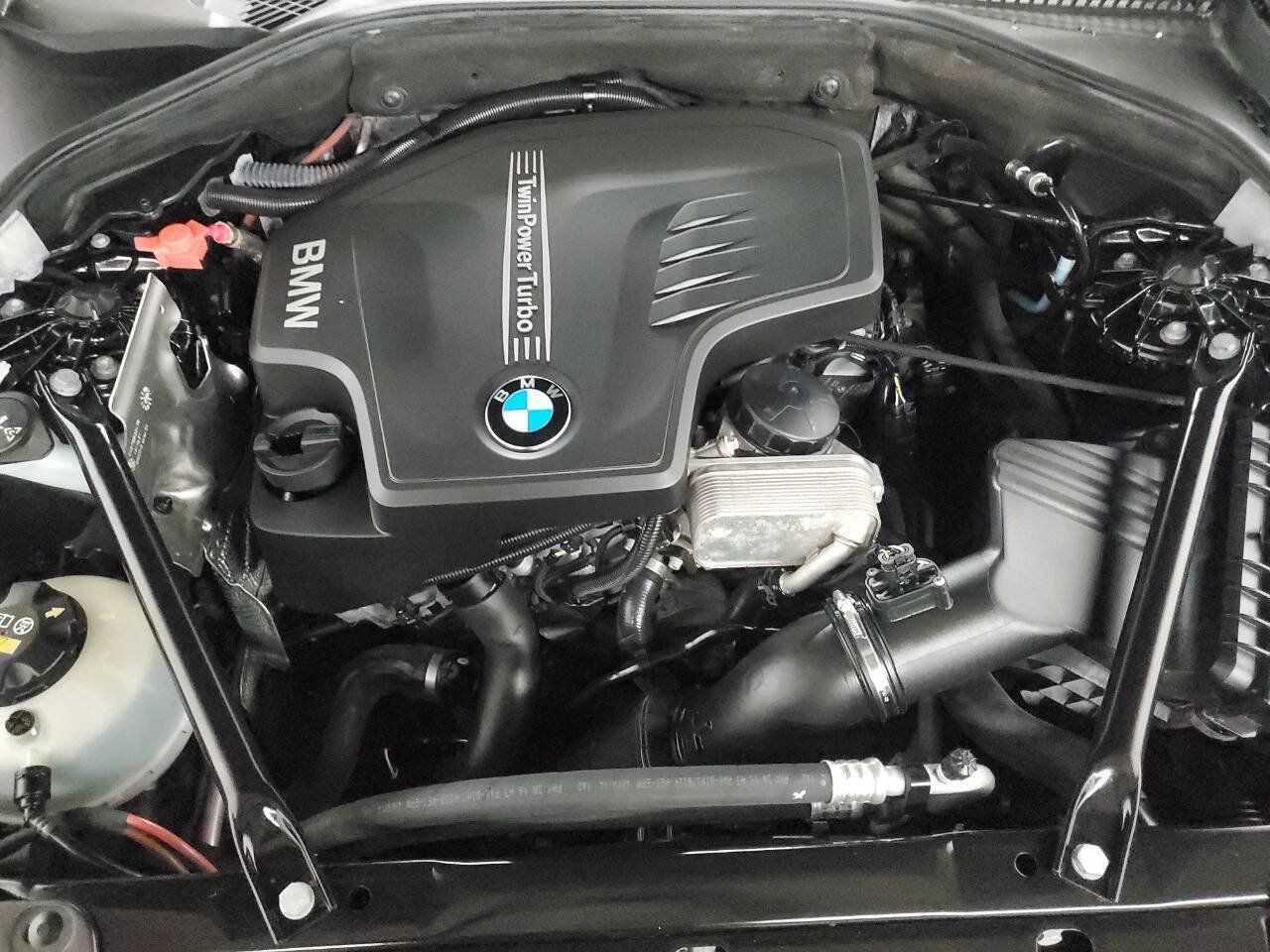Used 2015 BMW 528i xDrive Sedan AWD/4WD image 4