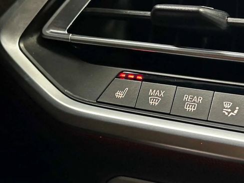 Used 2022 BMW X6 xDrive40i w/ M Sport Package AWD/4WD image 48
