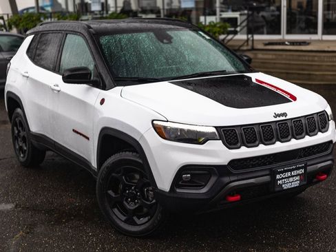 Used 2023 Jeep Compass Trailhawk w/ Trailhawk Elite Group image 2