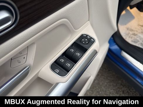 Used 2025 Mercedes-Benz GLA 250 4MATIC image 11