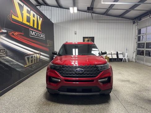 Used 2021 Ford Explorer XLT w/ Equipment Group 202A AWD/4WD image 19
