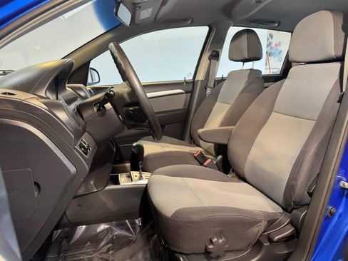 Used 2011 Chevrolet Aveo5 LT w/ Power and Convenience Package FWD image 9