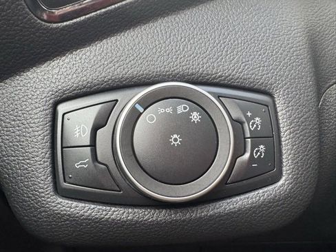 Used 2018 Ford Escape SEL image 40