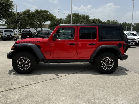 Used 2024 Jeep Wrangler Unlimited Rubicon AWD/4WD image 9