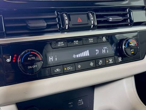 Certified 2023 Nissan Pathfinder SL image 18