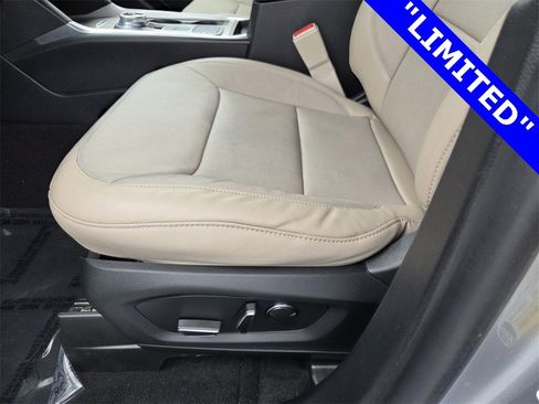 Used 2020 Ford Explorer Limited w/ Class III Trailer Tow Package image 31