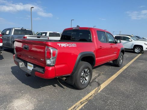 Used 2023 Toyota Tacoma TRD Off-Road w/ TRD Premium Off Road Package AWD/4WD image 3