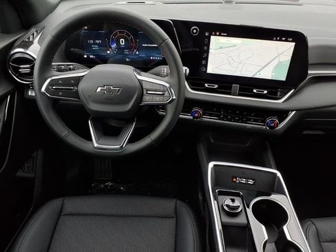 New 2026 Chevrolet Equinox LT w/ Convenience Package II FWD image 12