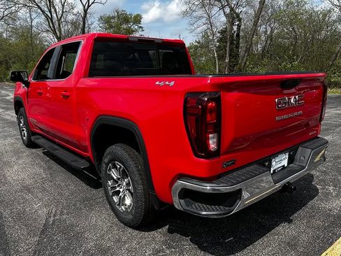 New 2026 GMC Sierra 1500 SLE w/ Preferred Package AWD/4WD image 4