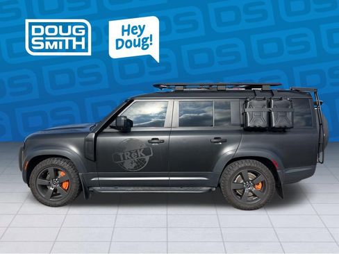 Used 2023 Land Rover Defender 130 SE AWD/4WD image 3