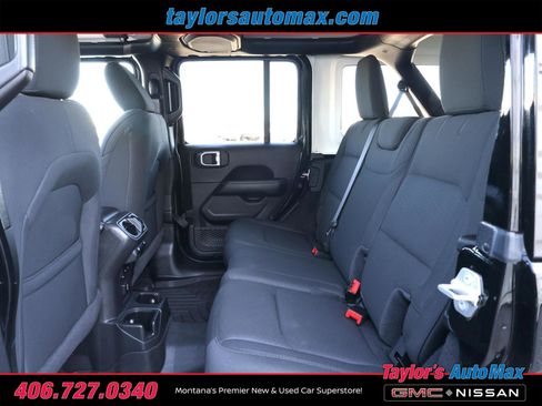 Used 2021 Jeep Wrangler Unlimited Sahara w/ Uconnect 4C Nav & Sound Group image 6