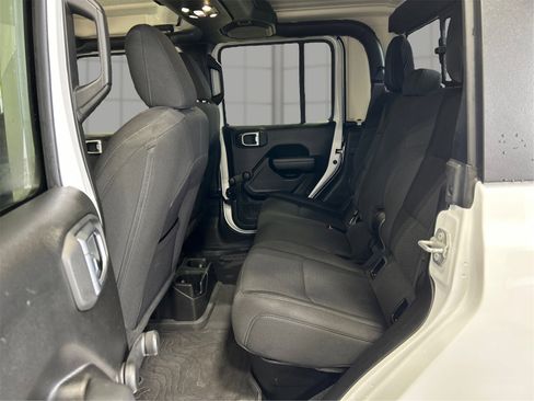 Used 2023 Jeep Gladiator Sport image 10