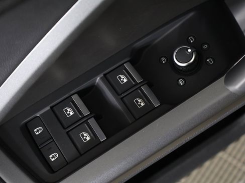 Used 2024 Audi Q3 2.0T Premium Plus w/ Premium Plus Package image 39