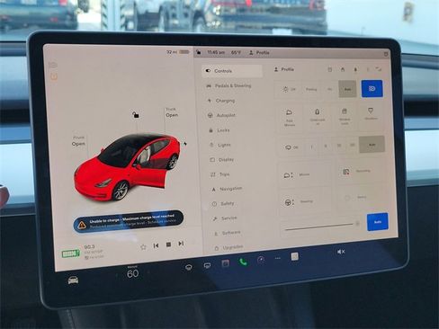 Used 2021 Tesla Model 3 Standard Range Plus image 13