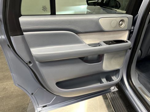 Used 2020 Lincoln Navigator L Black Label w/ Cargo Convenience Package image 26