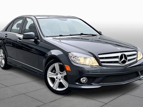 Used 2010 Mercedes-Benz C 300 Sport image 2