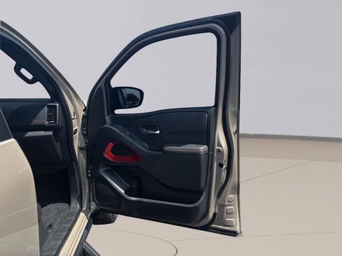 Used 2024 Nissan Frontier PRO-4X w/ Off-Road Protection Package image 12