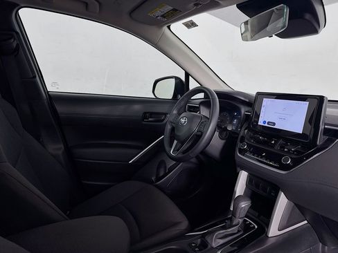 Used 2024 Toyota Corolla Cross LE image 37
