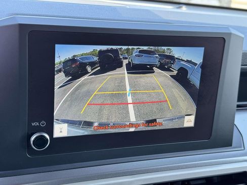 Used 2025 Toyota Tacoma TRD Sport image 4