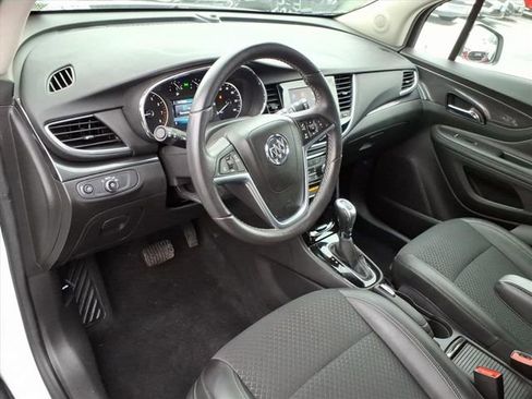 Used 2022 Buick Encore Preferred w/ Safety Package image 3