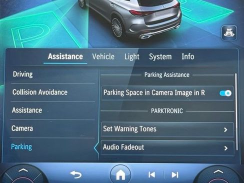 Used 2023 Mercedes-Benz GLC 300 4MATIC w/ AMG Line image 33