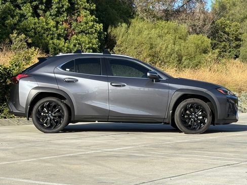 Certified 2024 Lexus UX 250h FWD image 11