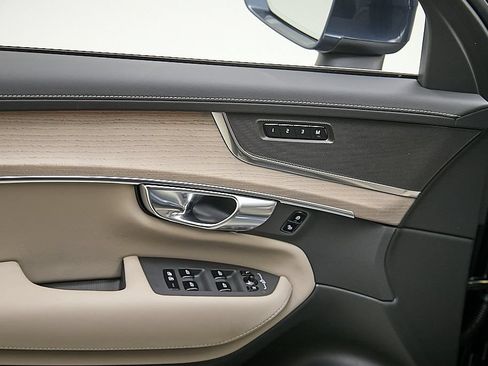 New 2026 Volvo XC90 B6 Plus w/ Protection Package AWD/4WD image 10