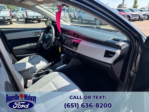 Used 2014 Toyota Corolla LE FWD image 30