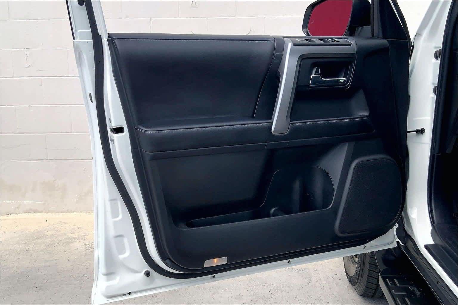 Used 2022 Toyota 4Runner SR5 Premium RWD image 27