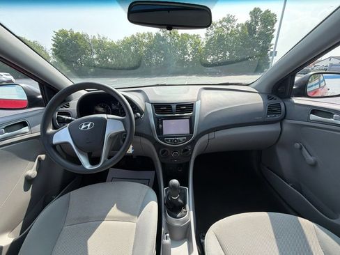 Used 2012 Hyundai Accent GLS FWD image 11