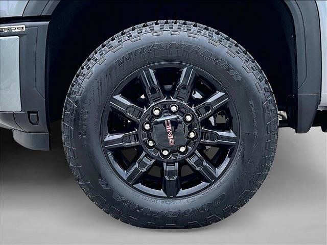 Used 2025 GMC Sierra 2500 AT4 w/ AT4 Premium Plus Package AWD/4WD image 10