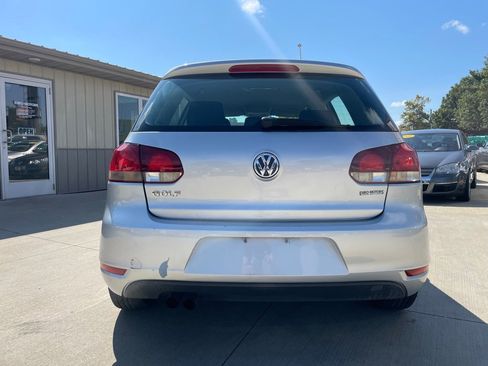 Used 2014 Volkswagen Golf 4-Door image 4