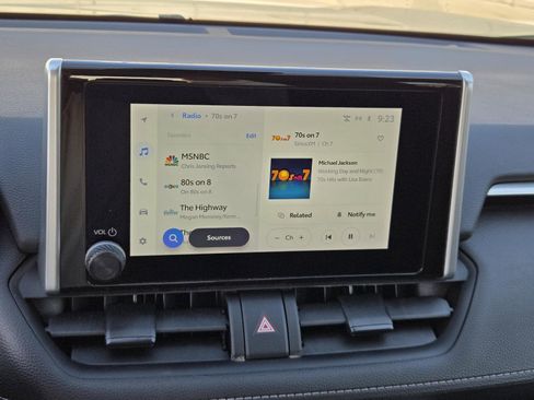 Used 2023 Toyota RAV4 XLE image 9