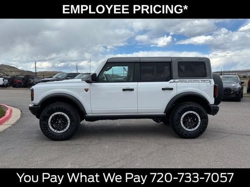 New 2026 Ford Bronco Badlands w/ Sasquatch Package AWD/4WD image 2