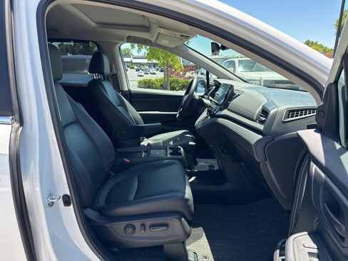 Used 2025 Honda Odyssey EX-L image 16
