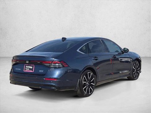 Used 2023 Honda Accord Touring image 5