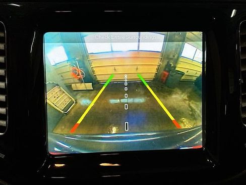 Used 2018 Jeep Compass Limited w/ Navigation Group image 14