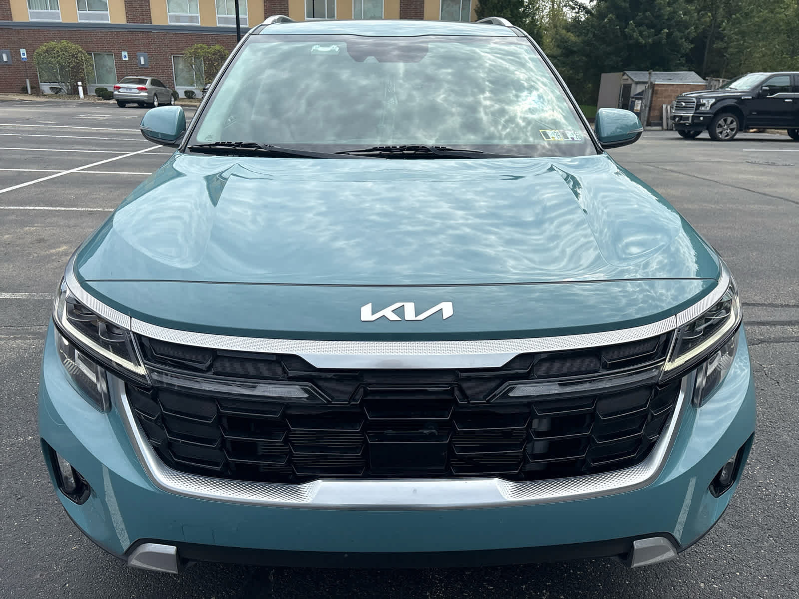 Used 2024 Kia Seltos SX w/ SX Sunroof Package AWD/4WD image 8