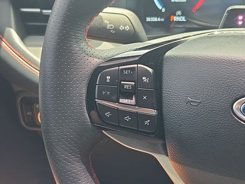 Used 2025 Ford Explorer ST-Line w/ Premium Package RWD image 19