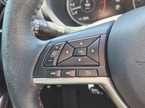 Used 2019 Nissan Kicks SR w/ SR Premium Package FWD image 15