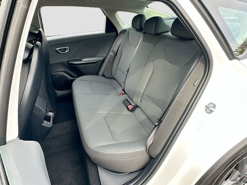 New 2025 Kia K4 LXS image 22