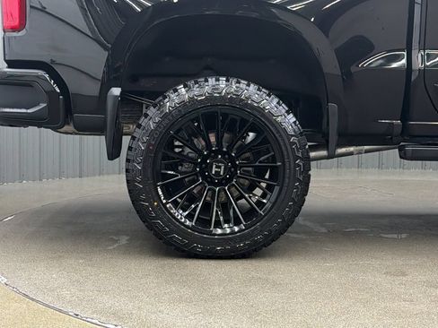 Used 2026 Chevrolet Silverado 1500 High Country w/ Midnight Edition AWD/4WD image 12